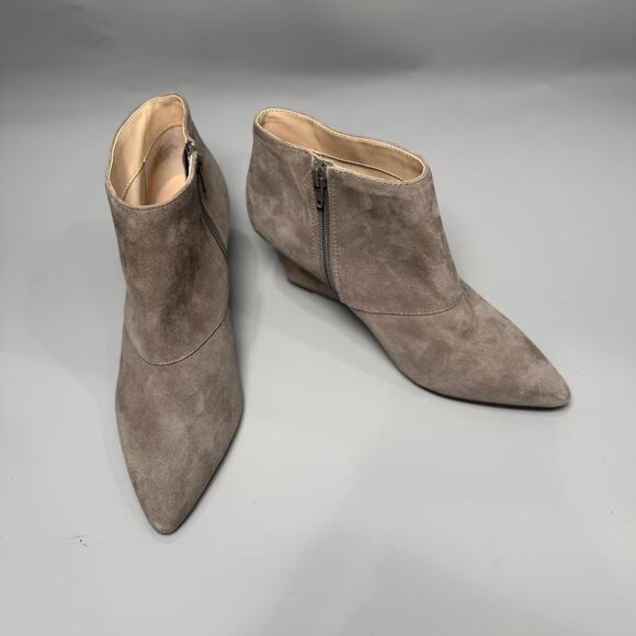 SOLE SOCIETY Galaossi Suede Pointy-toe Wedge Bootie - Picture 2 of 7